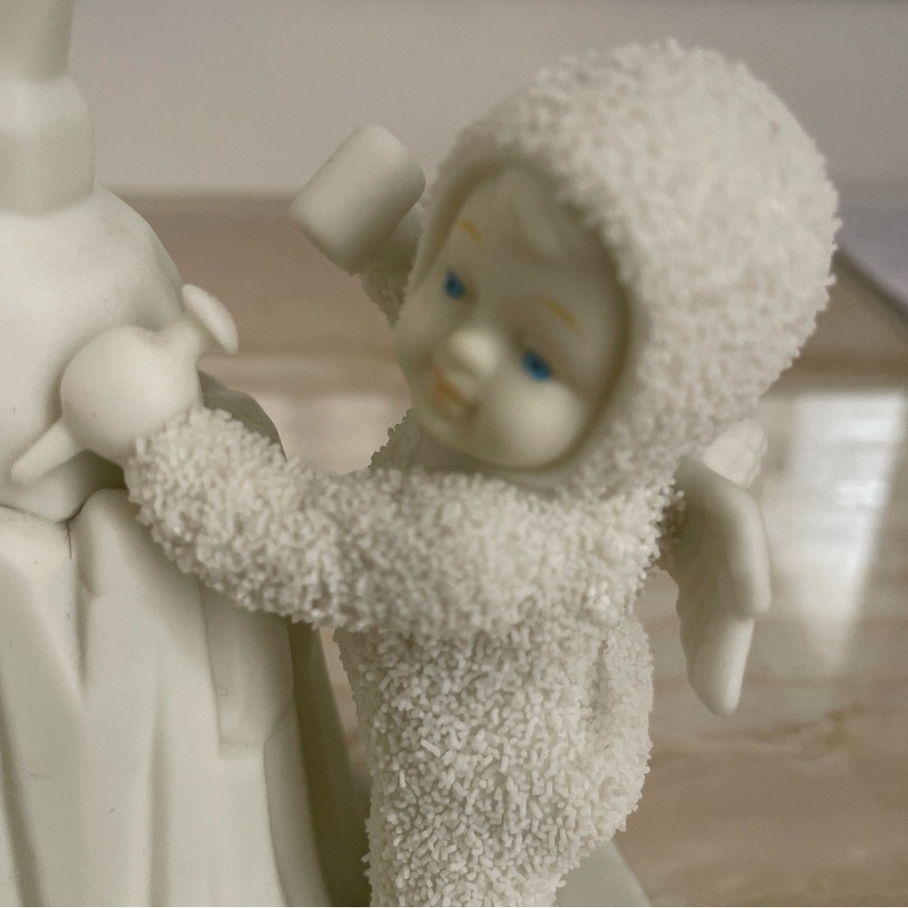 Retired Snowbabies "I'm Making An Ice Sculpture" Department 56 - Picture 9 of 14